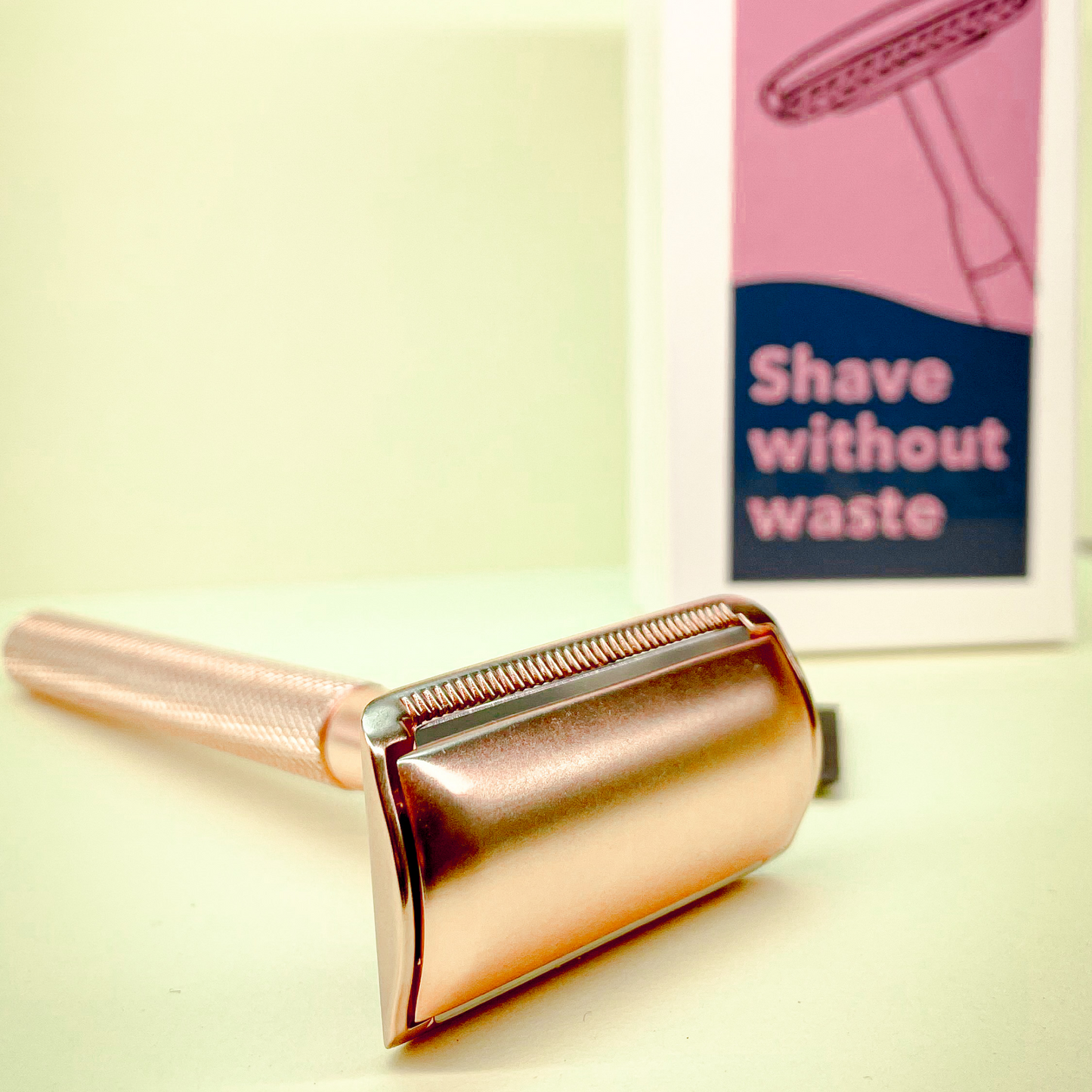 Shave without waste Set: Safety Razor + 5 Rasierklingen + Halter + Nø Cosmetics Shaving Gel